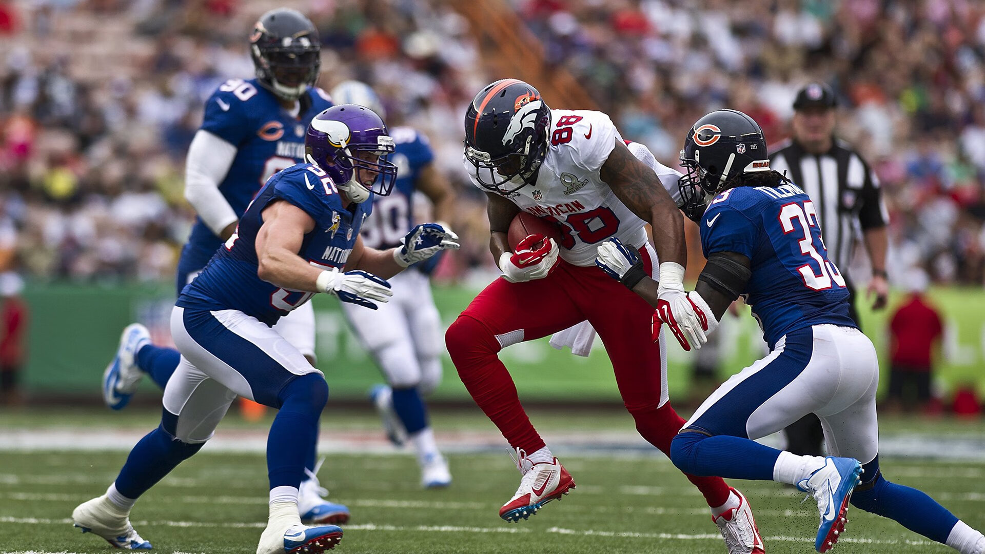 _极地雪地越野：穿越冰雪荒原的极速冲刺_，雪地极地服